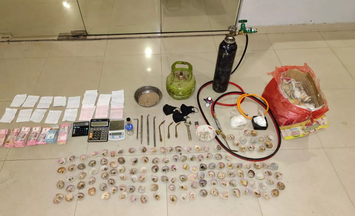 Barang bukti yang disita dari hasil penggerebekan tambang emas ilegal (SinPo.id/Dok.Polri)