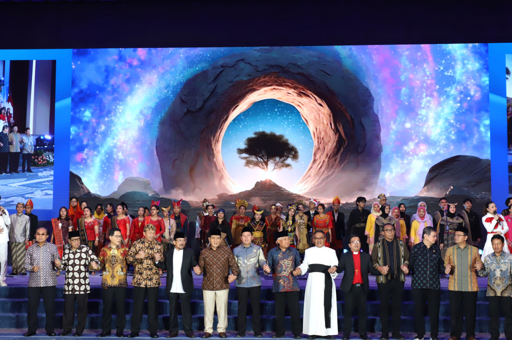 Ketua DPD RI Sultan Bachtiar Najamuddim menghadiri peringatan World Interfaith Harmony Week 2026 (Ashar/SinPo.id)