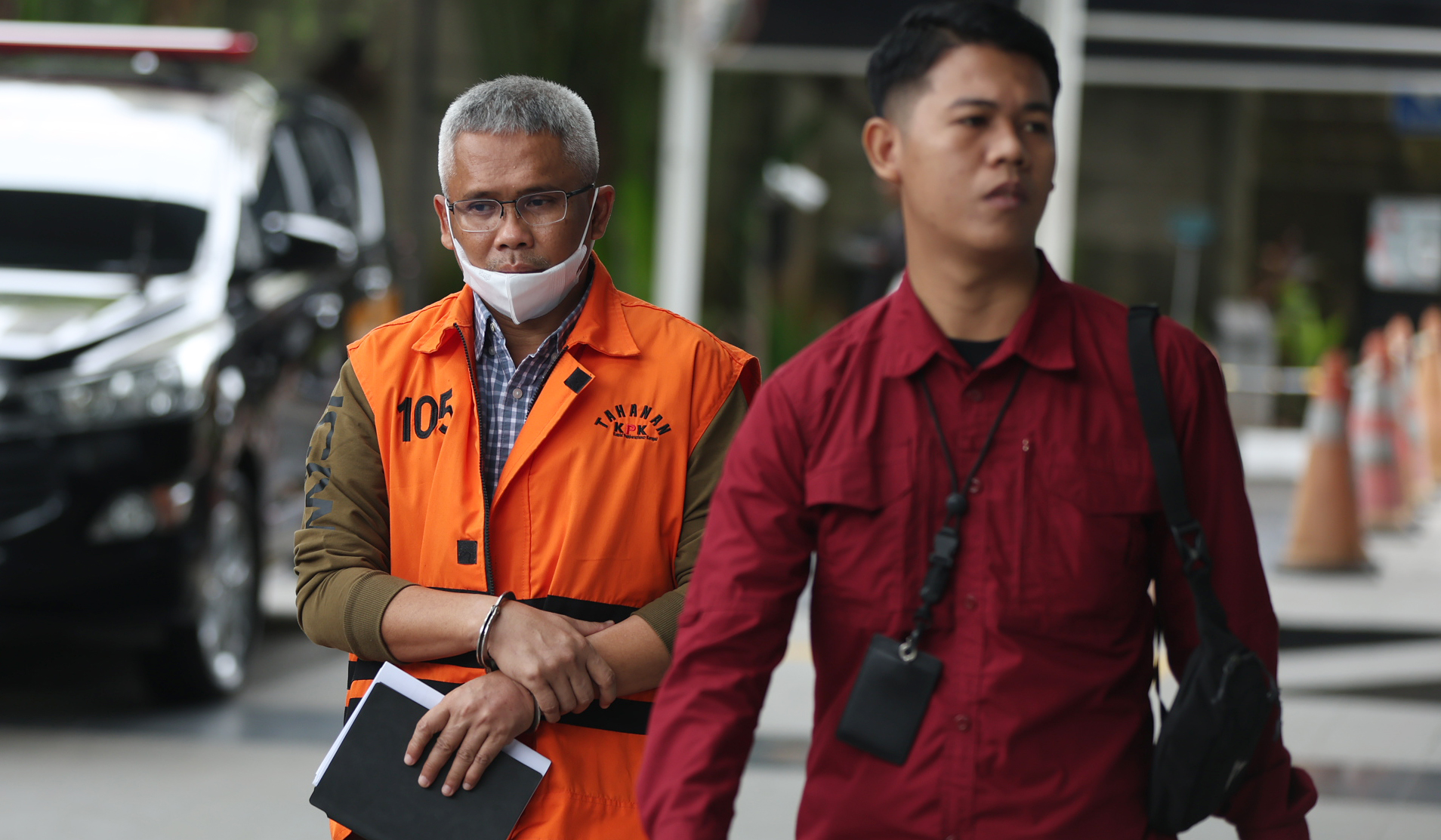 Pemeriksaan eks Kadis PUPR Riau. (Agus Priatna/SinPo.id)