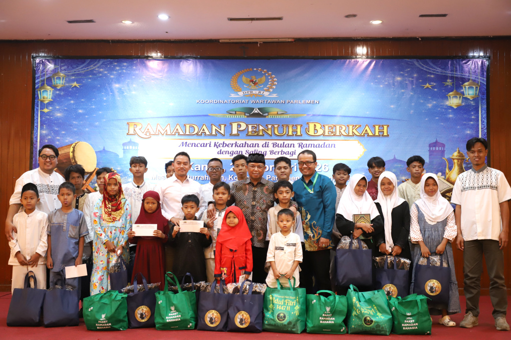 Koordinatoriat Wartawan Parlemen (KWP) menggelar keberkahan dengan saling berbagi di Bulan Ramadan (Ashar/SinPo)