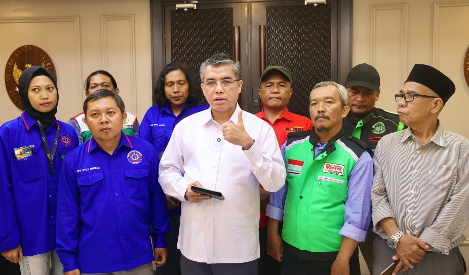 Menaker Yassierli menerima audiensi Aliansi Forum Rembug Pekerja Platform (SinPo.id/ Dok. Kemnaker)