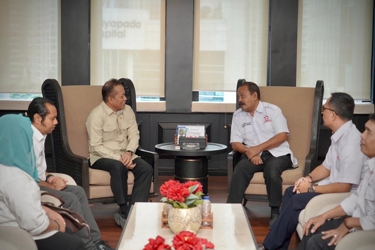 Menkop Ferry menerima audiensi jajaran APKLI (SinPo.id/ Dok. Kemenkop)