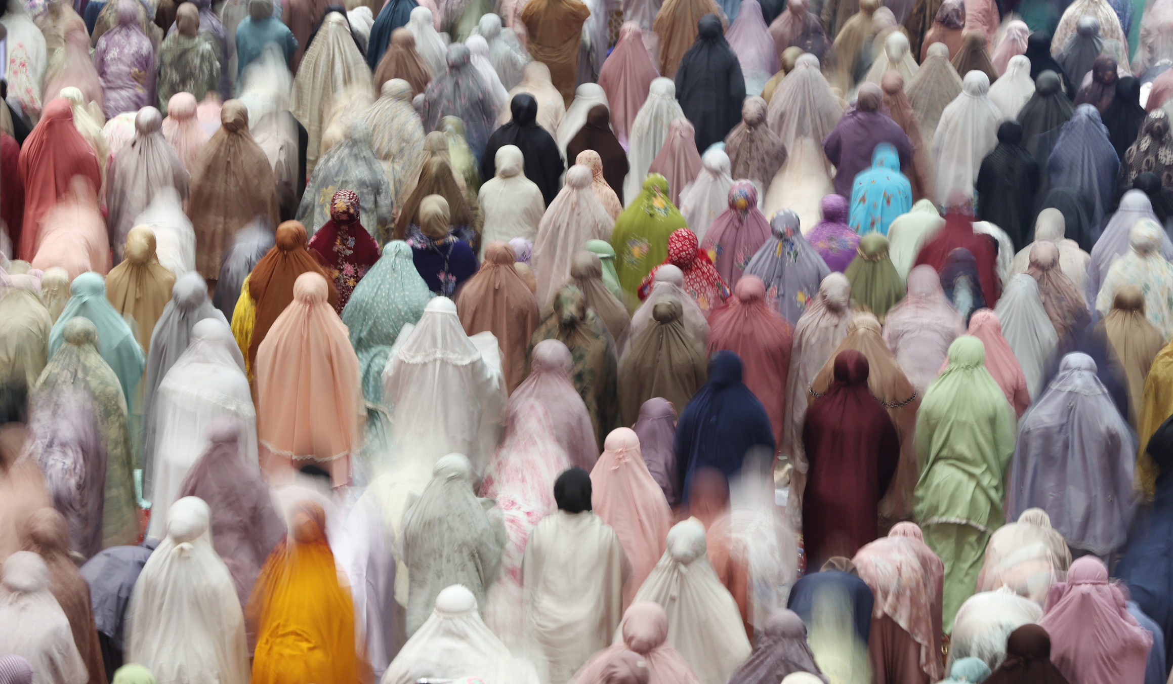 Suasana salat tarawih di Masjid Istiqlal. (Agus Priatna/SinPo.id)