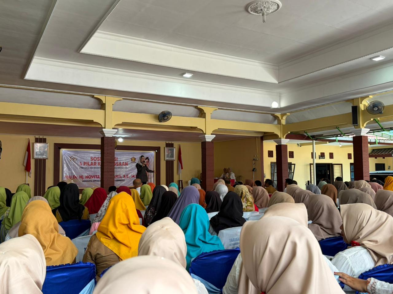 Suasana sosialisasi empat pilar kebangsaan oleh anggota MPR RI, Novita Wijayanti (Sinpo.id)