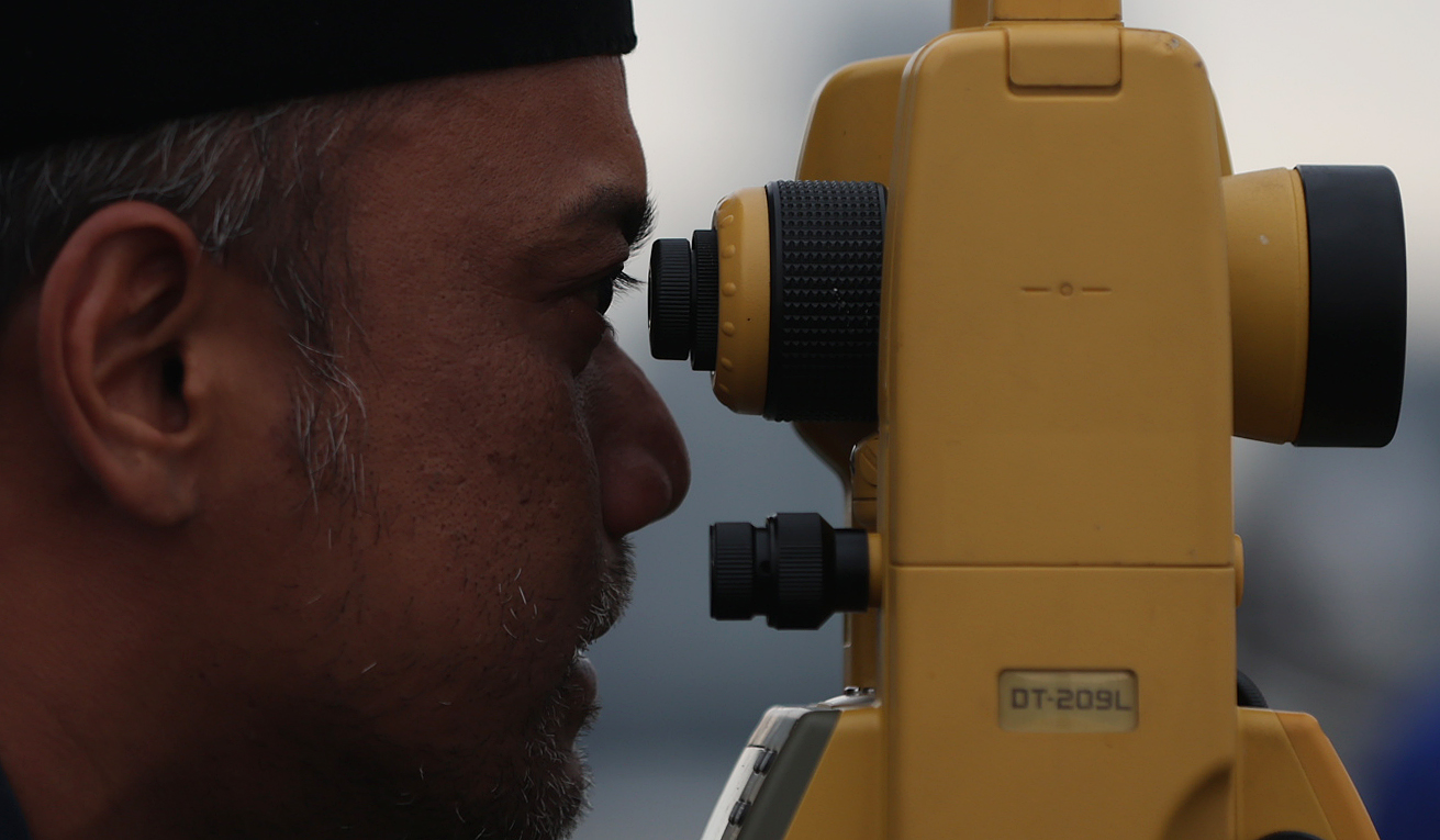 Pantaua hilal di kantor Kemenag DKI Jakarta. (Agus Priatna/SinPo.id)