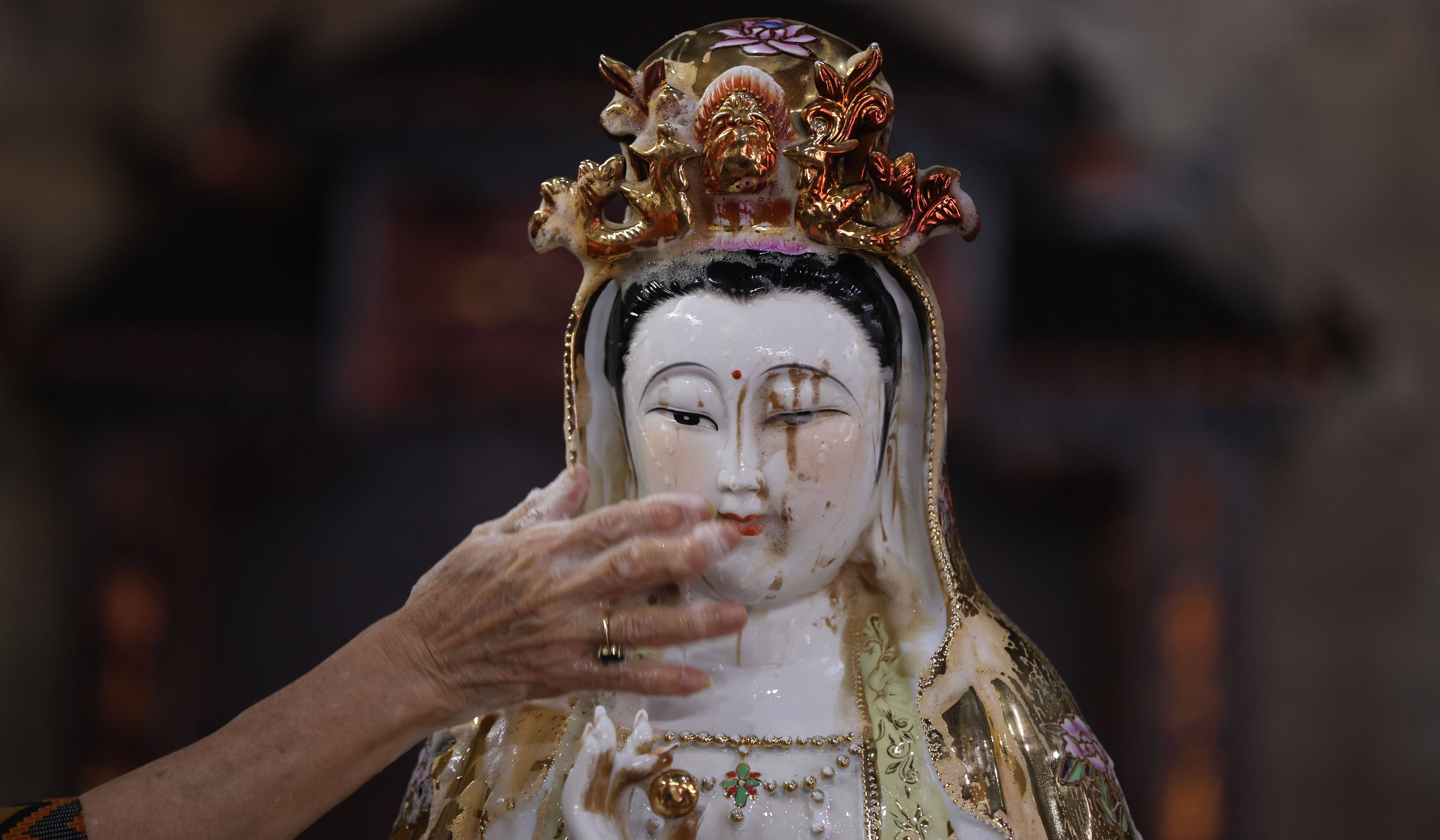 Persiapan imlek di Wihara Amurva Bhumi. (Agus Priatna/SinPo.id)