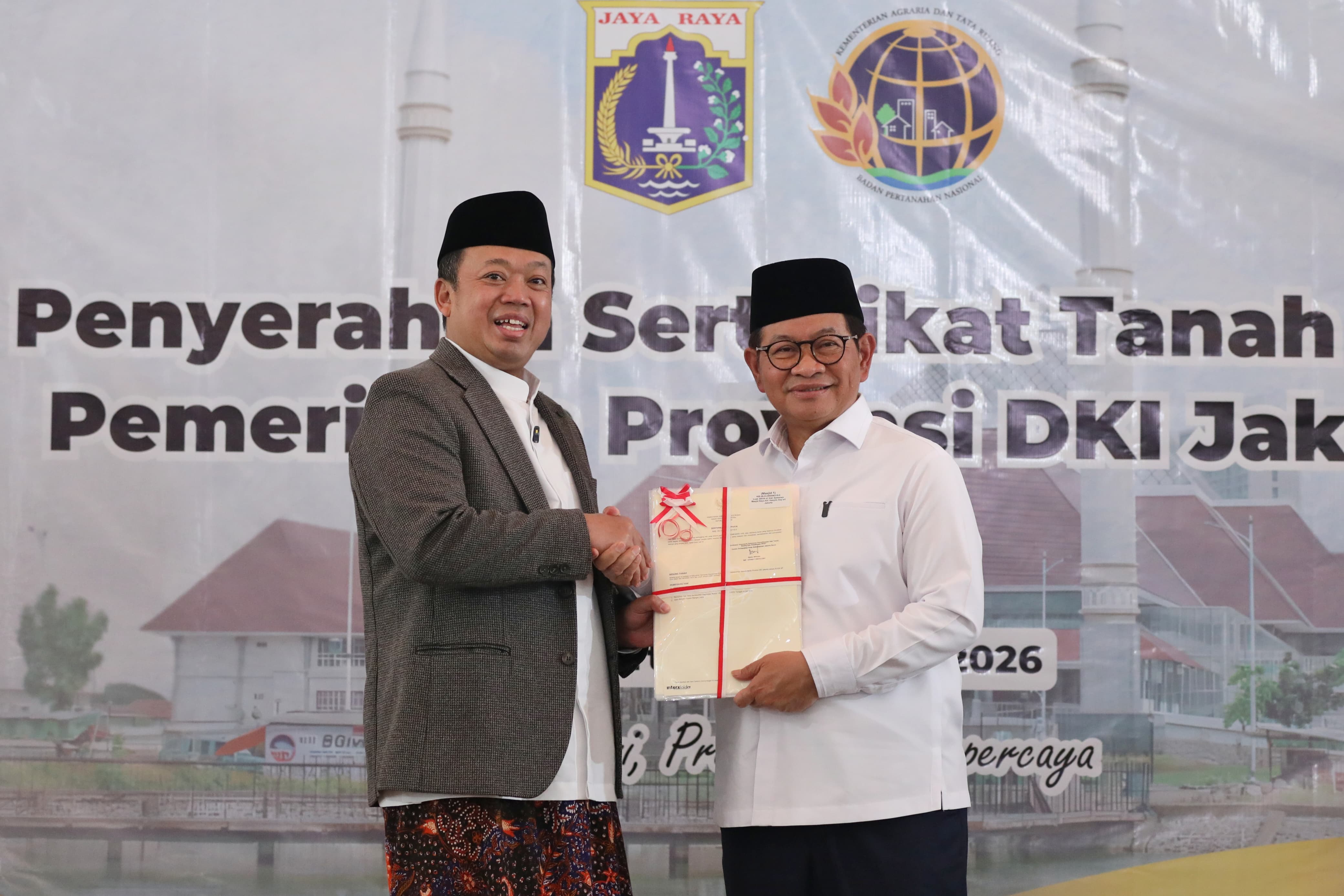 Gubernur DKI Jakarta Pramono Anung dan Menteri ATR/BPN Nusron Wahid (SinPo.id/ Dok. Pemprov DKI)
