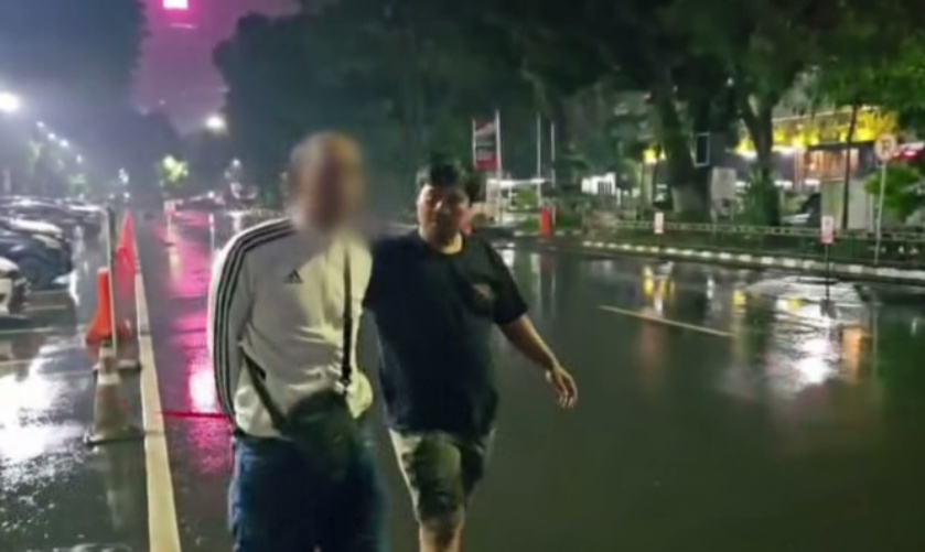 Pelaku saat dibawa ke Polda Metro Jaya (SinPo.id/Resmob PMJ)