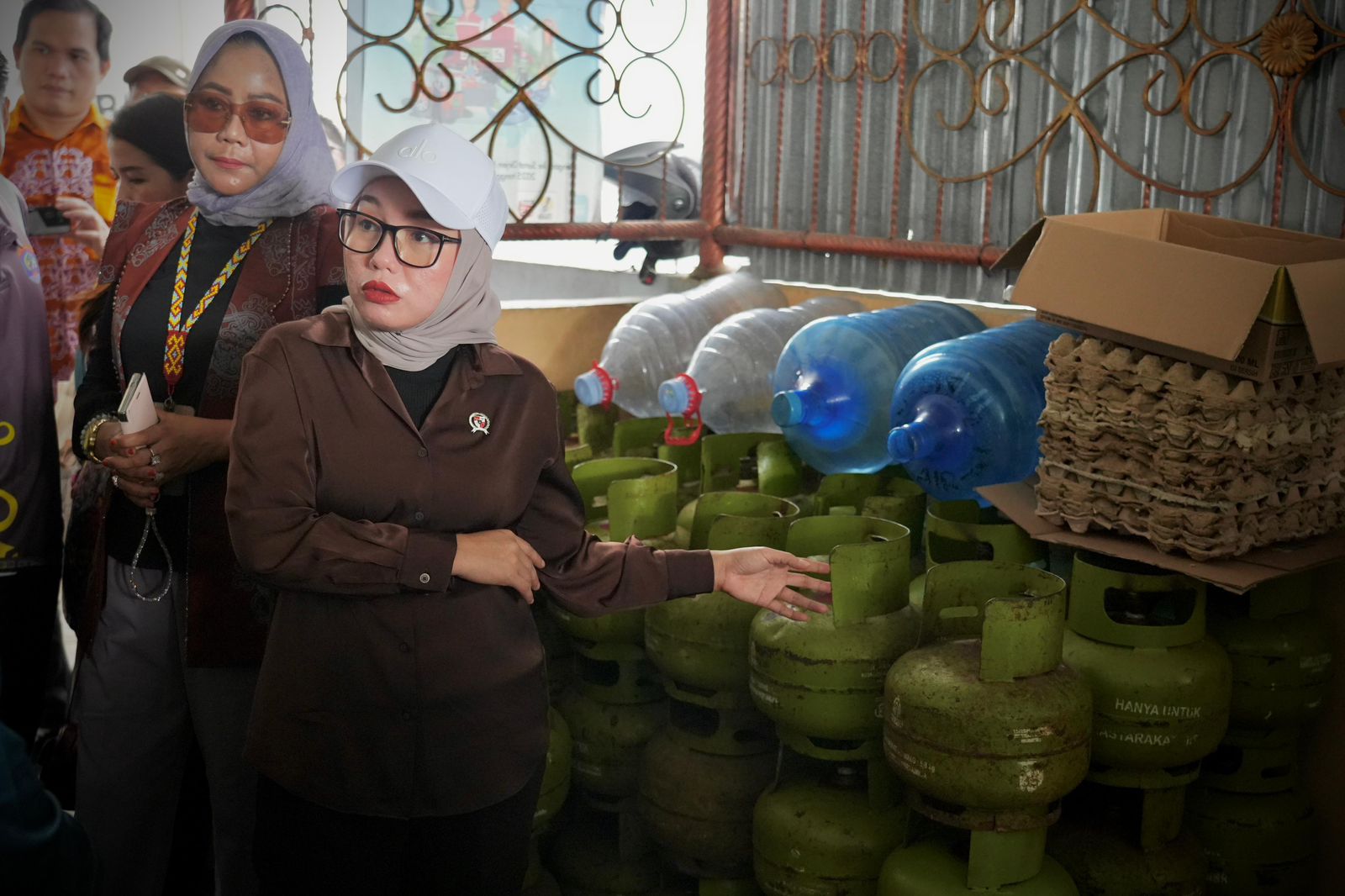 Wamenkop Farida Farichah meninjau usaha Kopdes Merah Putih Selumit, Tarakan. (SinPo.id/dok. Kemenkop)