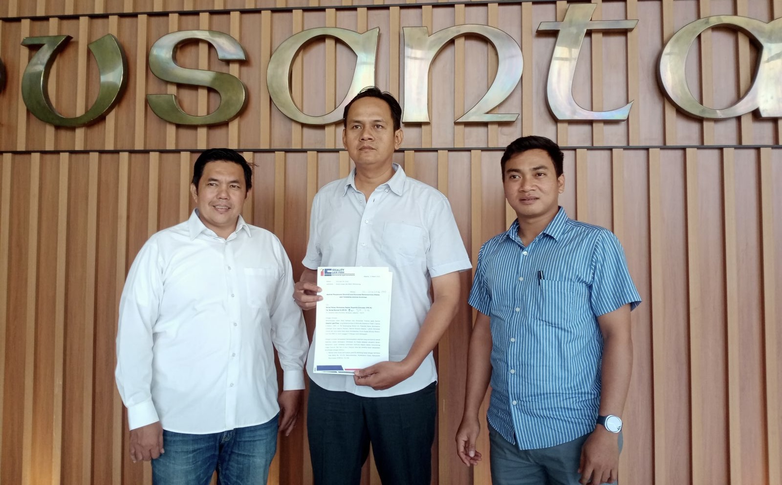 Kuasa hukum warga sekaligus ahli waris pemilik tanah, Andy Wiyanto, melaporkan langsung persoalan tersebut ke Komisi X DPR RI. Istimewa