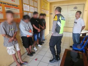 Polsek Babatsari tangkap lima pelaku pemalakan (SinPo.id/ Humas Polri)