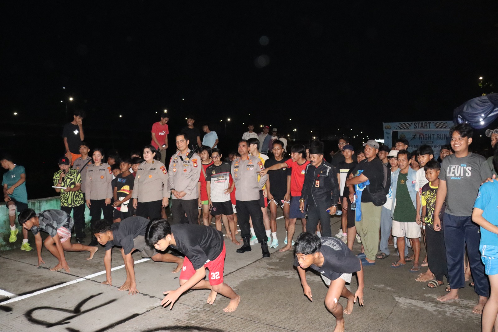 Night Run di RPTRA Kalijodo yang digelar oleh Polres Metro Jakarta Barat (SinPo.id/Dok.Polres Jakbar)