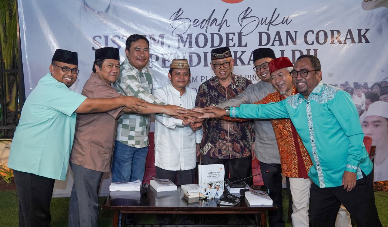 Peluncuran dan bedah buku.