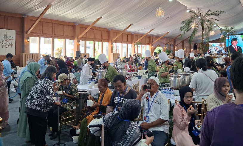 Antusiasme Warga, Istana Kepresidenan Dipenuhi Pengunjung di Hari Lebaran (SinPo.id/Anam)