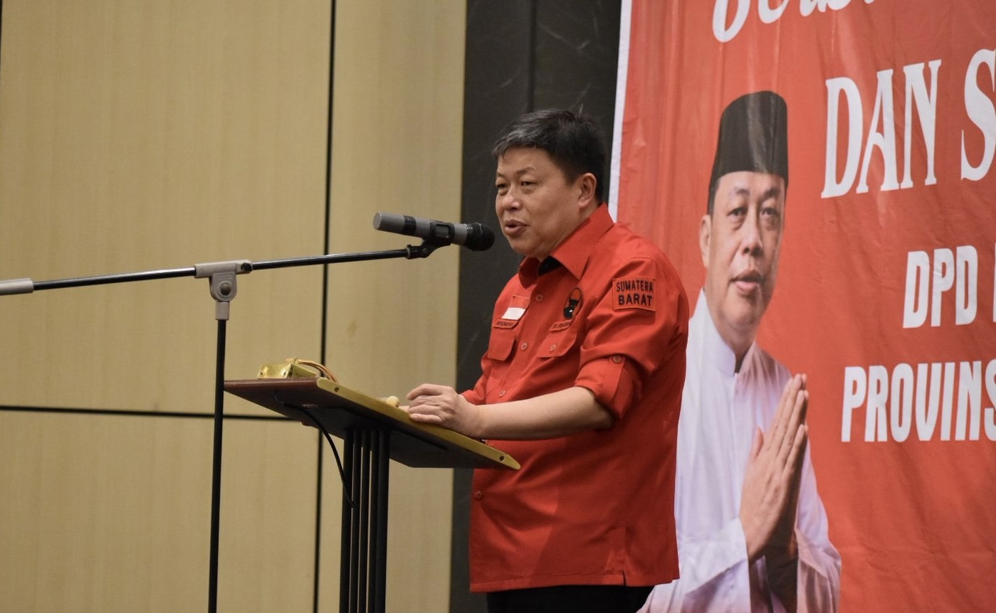 Ketua PDI Perjuangan (PDIP) Sumatra Barat (Sumbar) Alex Indra Lukman. Istimewa