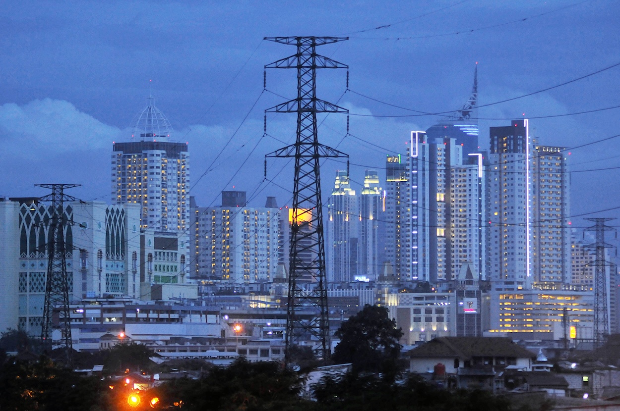 Ilustrasi tiang saluran udara tegangan ekstra tinggi (Sutet). (SinPo.id/Kementerian ESDM)