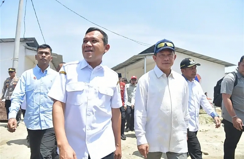 Mendagri Tito Karnavian saat meninjau pembangunan hunian untuk korban bencana Sumatra (SinPo.id/ Dok. Kemendagri)