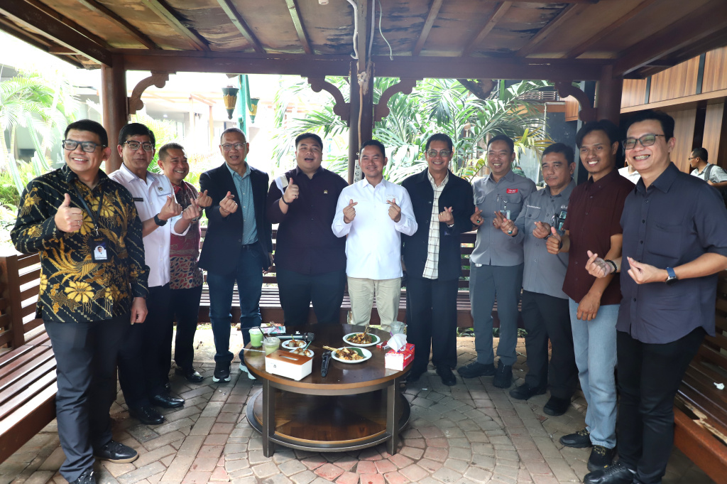 KWP menggelar Halal Bihalal media dengan anggota DPR dan beserta Kabiro DPR dan DPD (Ashar/SinPo.id)