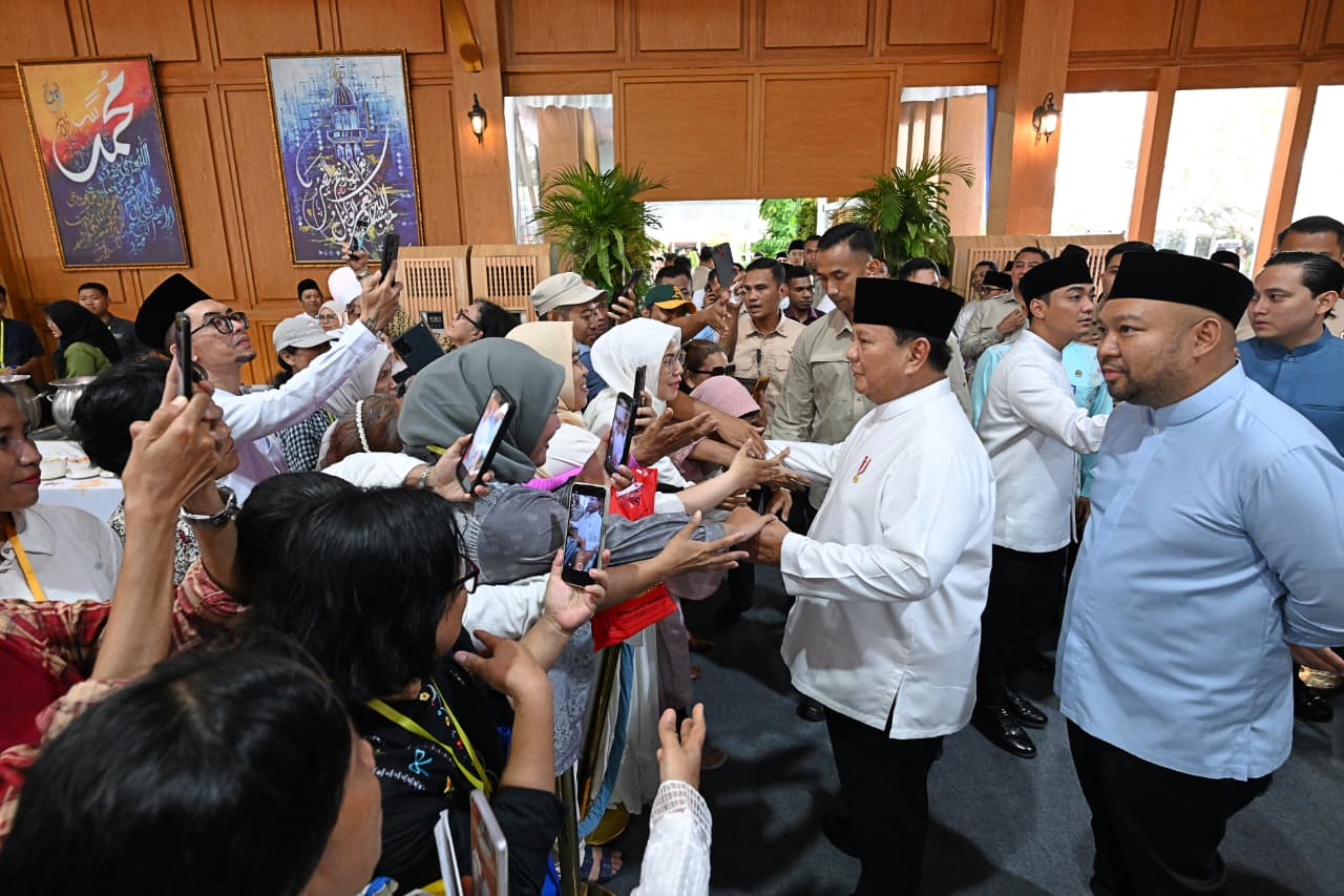 Warga Bertemu Presiden Prabowo saat lebaran di Istana (SinPo.id/Biro Setpres)