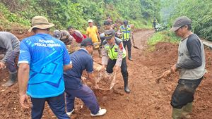 Longsor di Kajen, Pekalongan (SinPo.id/ Humas Polri)