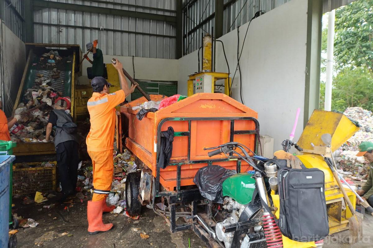 Iluatrasi pembuangan sampah (SinPo.id/Beritajakarta)