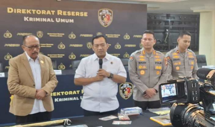 Konferensi pers kasus pembunuhan Ermanto Usman (SinPo.id/Dok.PMJ)