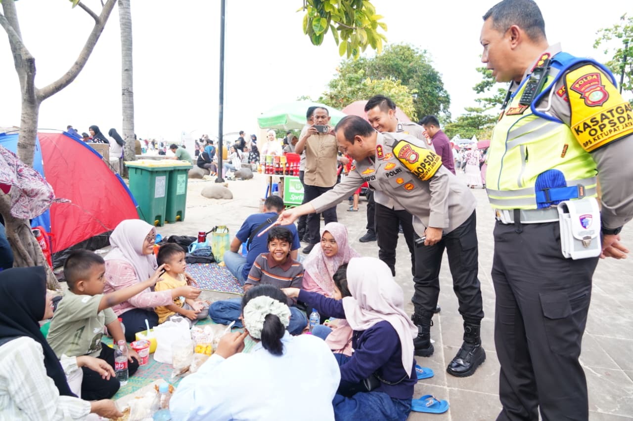 Kapolda Metro Jaya saat mengunjungi Wisata Ancol (SinPo.id/Dok.PMJ).