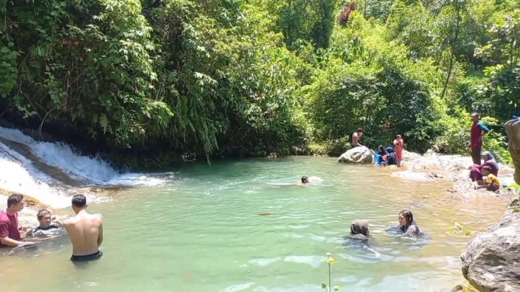 Libur Lebaran Bawa Sukacita di Aceh, Air Terjun 7 Tingkat Jadi 