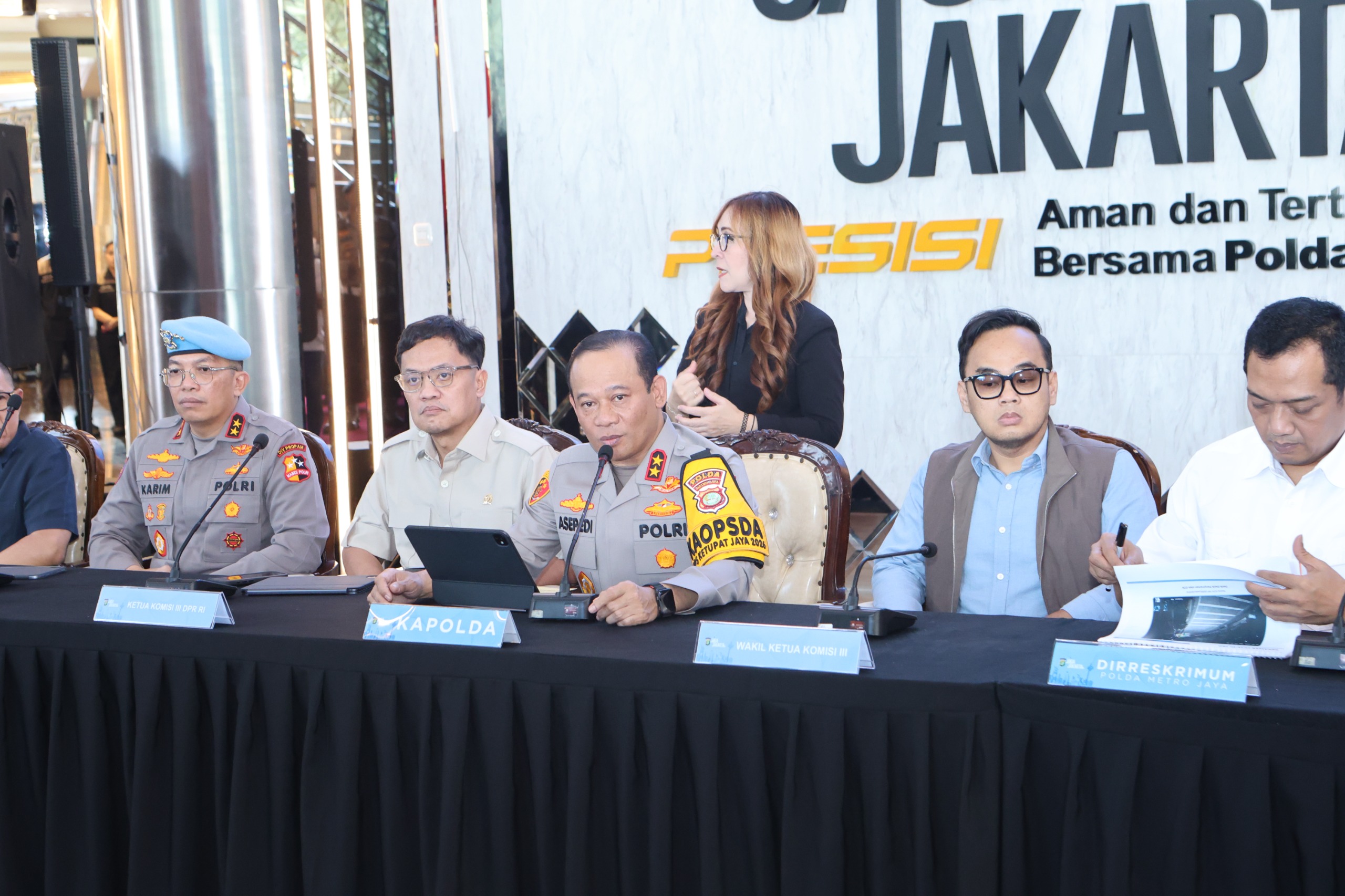 Konferensi pers kasus penyiraman air keras aktivis KontraS di Mapolda Metro Jaya (SinPo.id/ Humas Polda Metro Jaya)