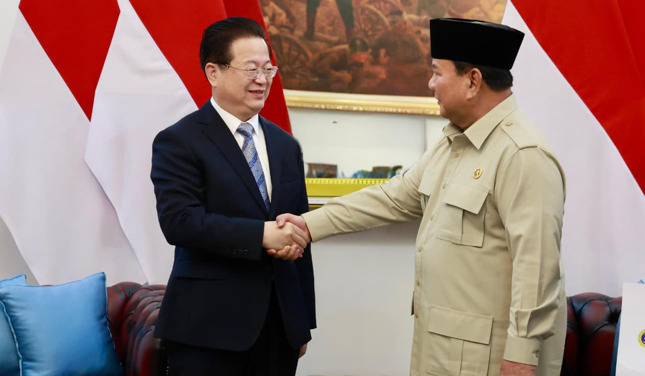 Presiden Prabowo saat menerima kunjungan Menteri Keamanan Tiongkok. (Agus Priatna/SinPo.id/BPMI Setpres)