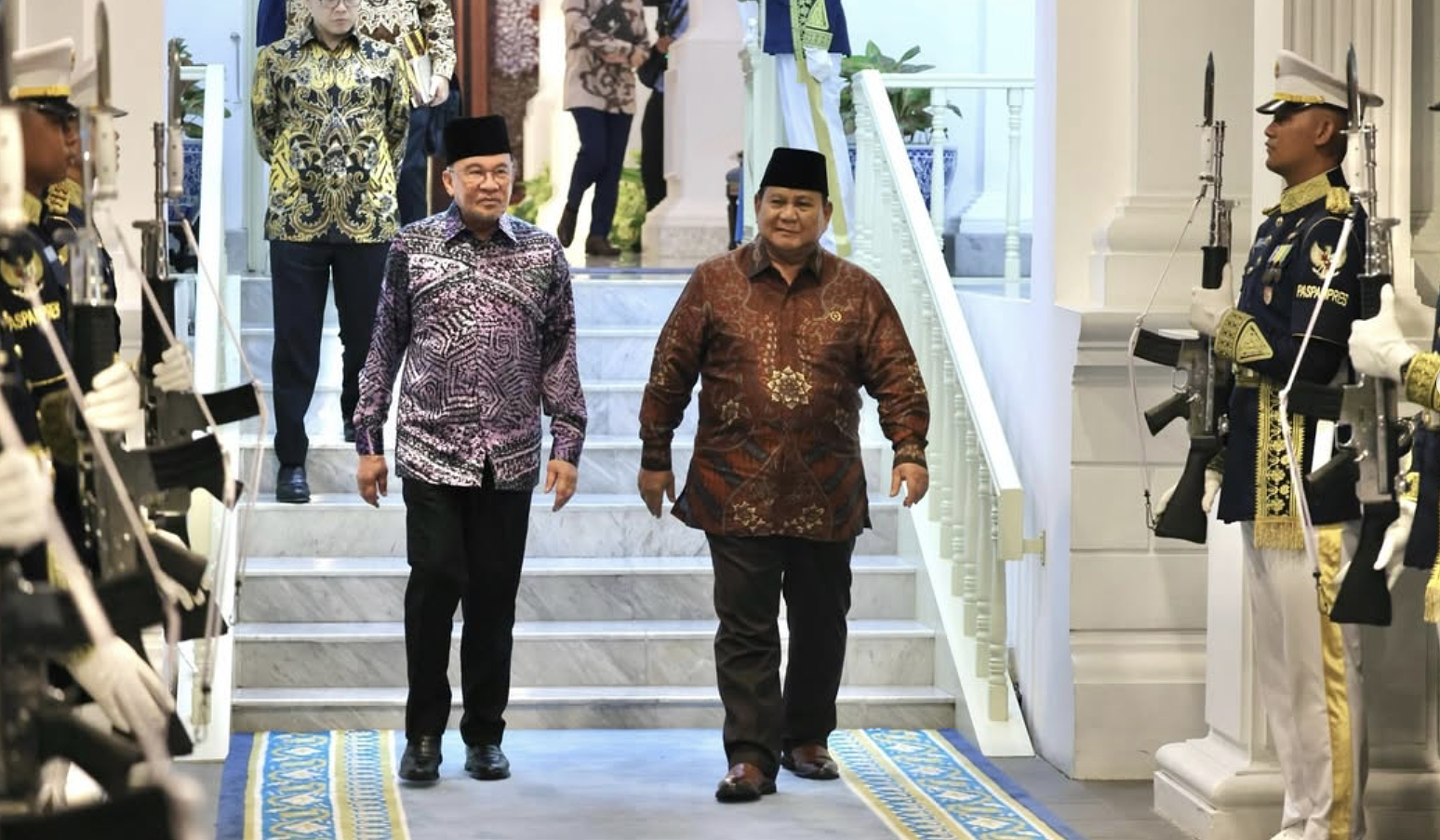 Presiden Prabowo saat menerima PM Malaysia, Anwar Ibrahim. (Agus Priatna/SinPo.id/BPMI Setpres)