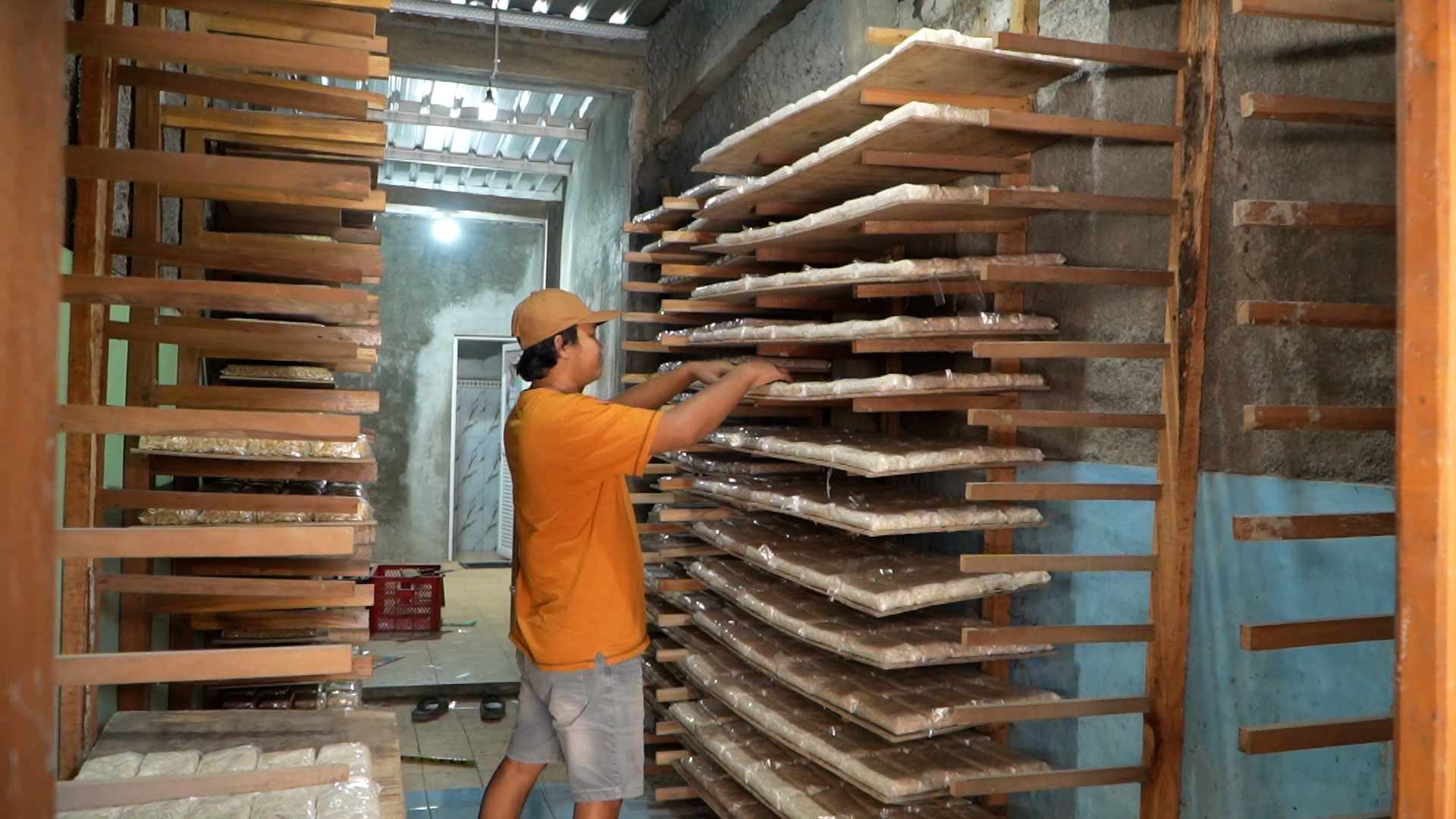 Pengusaha Tempe di Sukoharjo (SinPo.id/tim media)