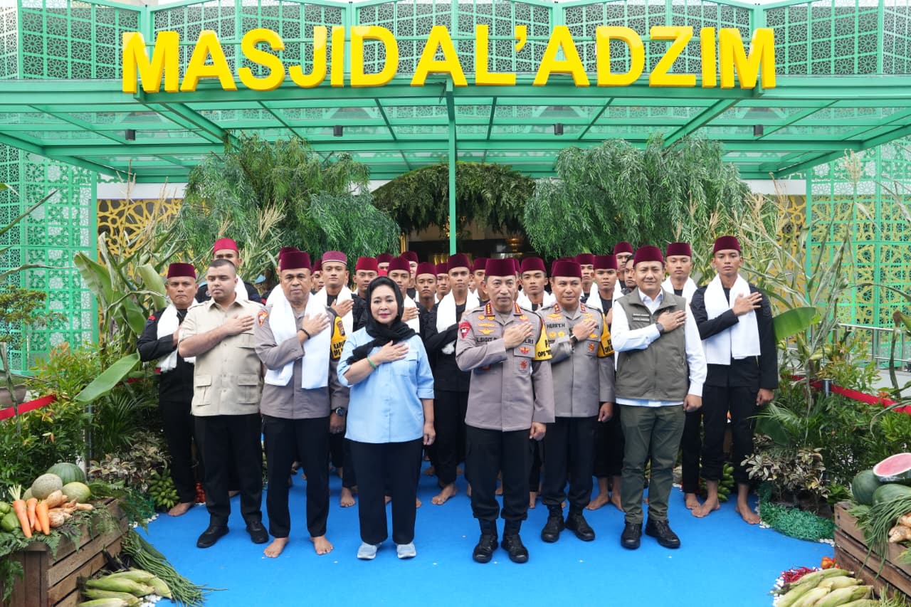 Kapolri Jenderal Pol Listyo Sigit Prabowo resmikan Masjid Al Adzim Polda Riau (SinPo.id/ Humas Polri)