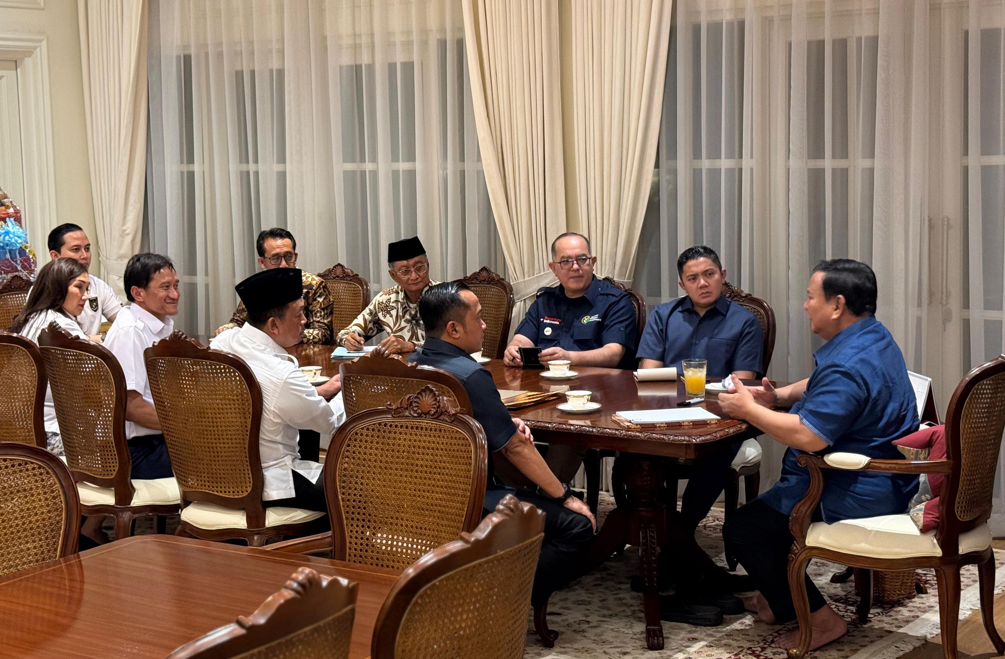 Presiden Prabowo Instruksikan Pembangunan Hunian Layak bagi Warga di Pinggir Rel (SinPo.id/Biro Setpres)