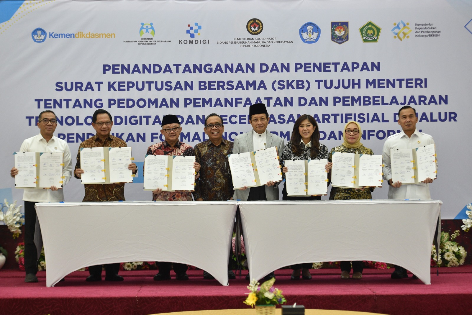 SKB Tujuh Menteri Resmi Diluncurkan, Atur Penggunaan Teknologi Digital di Pendidikan (SinPo.id/Kemendikdasmen)