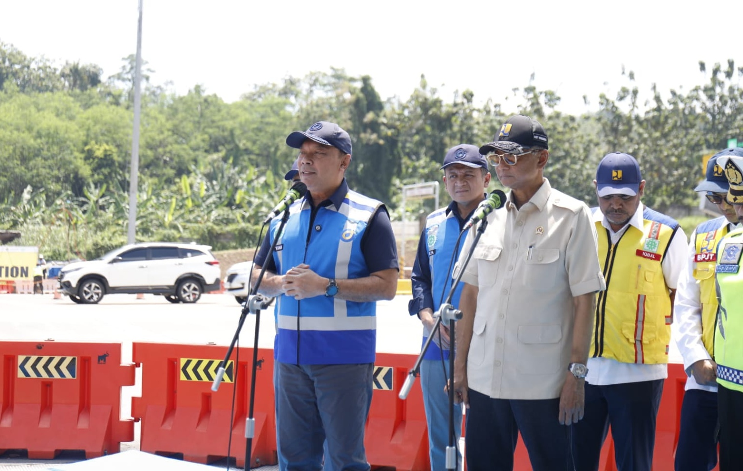 Menteri PU Dody Hanggodo meninjau penerapan one way di Tol Trans Jawa. (SinPo.id/dok. KemenPU)