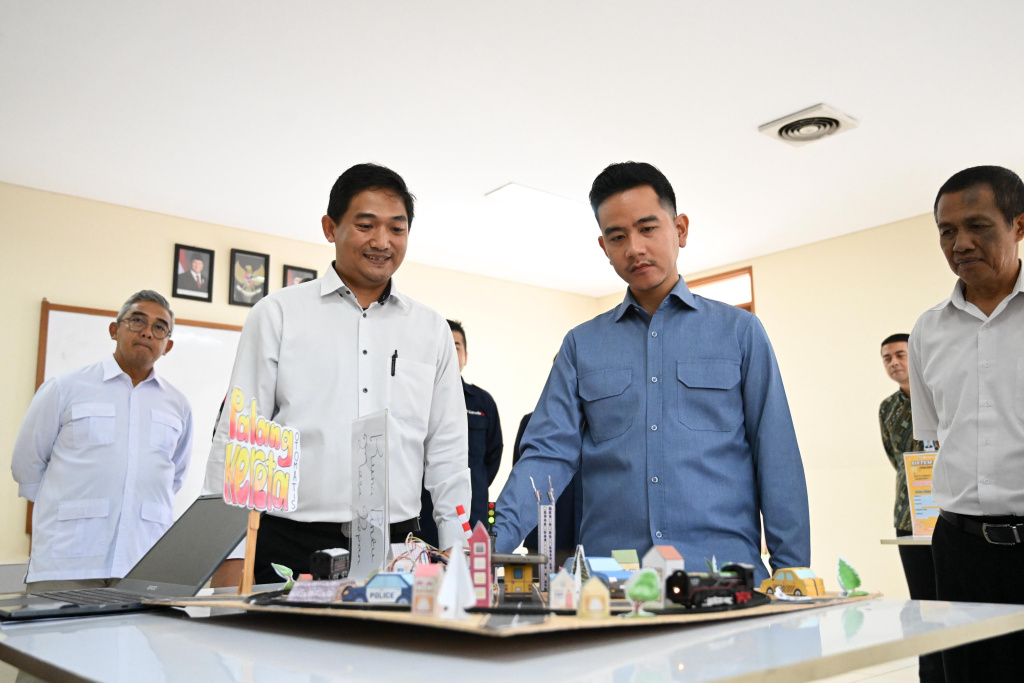 Wapres Gibran Rakabuming tinjau pelatihan AI dan penguatan literasi digital (Ashar/Foto:Setwapres/SinPo.id)