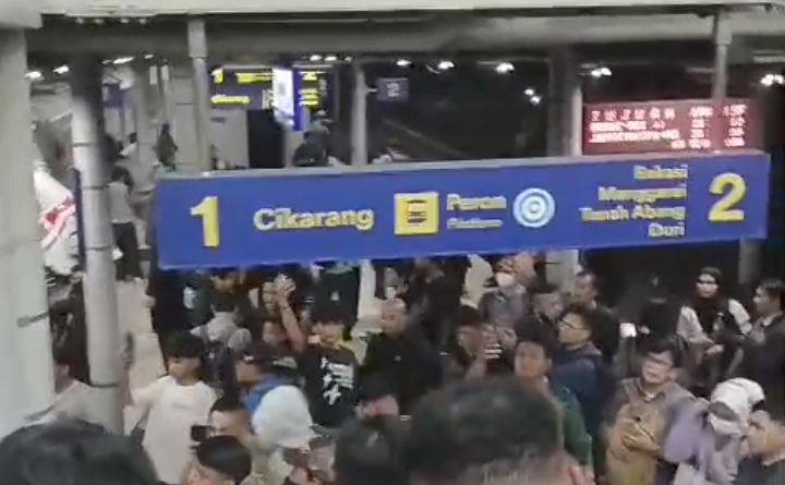 Kecelakaan di Stasiun Bekasi Timur (SinPo.id/ Tangkapan layar)