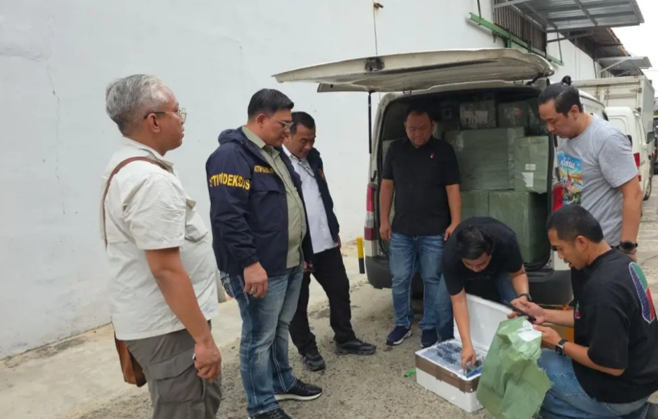 Barang bukti yang disita di lokasi penggeledahan (SinPo.id/Dok.Polri)