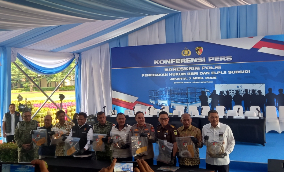 Konferensi pers penimbunan BBM subsidi (SinPo.id/Firdausi)
