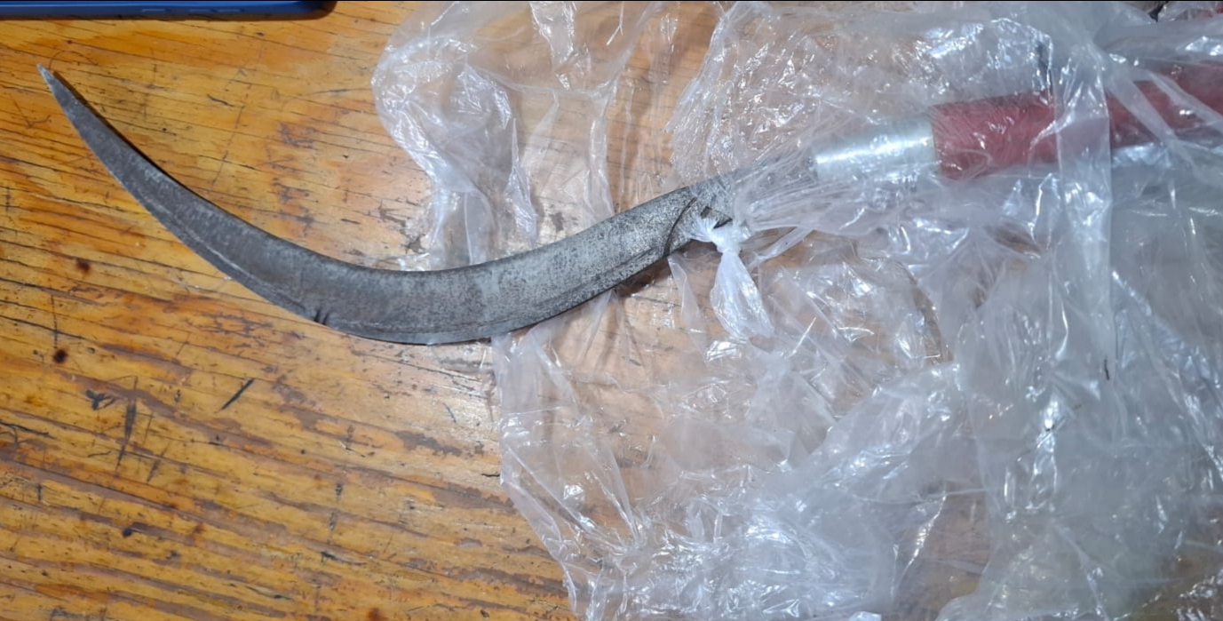 Celurit yang digunakan pelaku begal di Cengkareng (SinPo.id/ Humas Polda Metro Jaya)