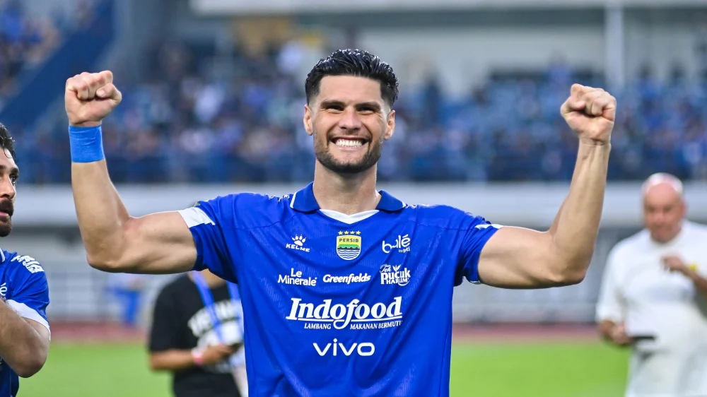 Bek Persib Bandung Julio Cesar. (SinPo.id/ileague.id)