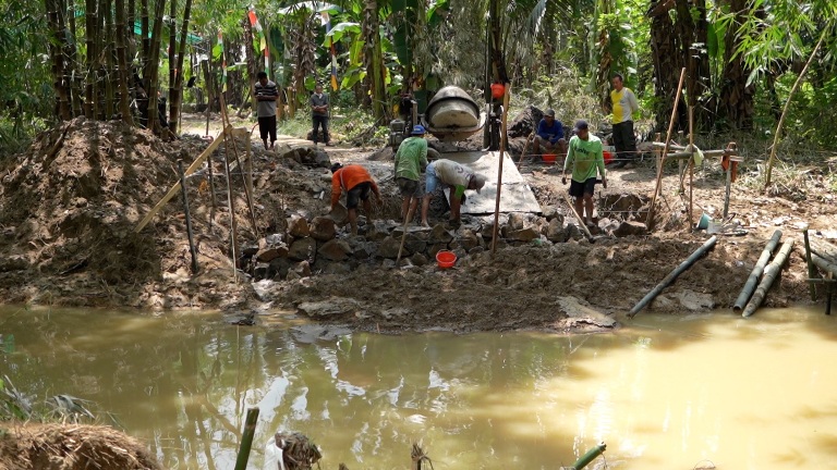 Pembangunan Jembatan Beton di Kelurahan Sambeng, Boyolali (SinPo.id/Bakom RI)