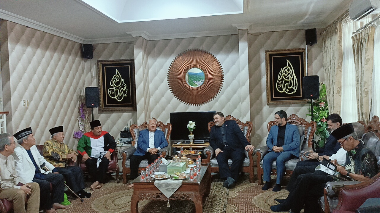 Pertemuan Din Syamsuddin dengan Dubes Iran untuk RI Mohammad Boroujerdi (SinPo.id/Tio Pirnando)