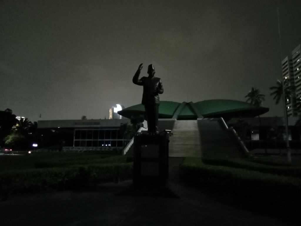 DPR mendukung pemerintah dalam kegiatan efisiensi energi dengan membatasi penggunaan listrik (Ashar/SinPo.id)