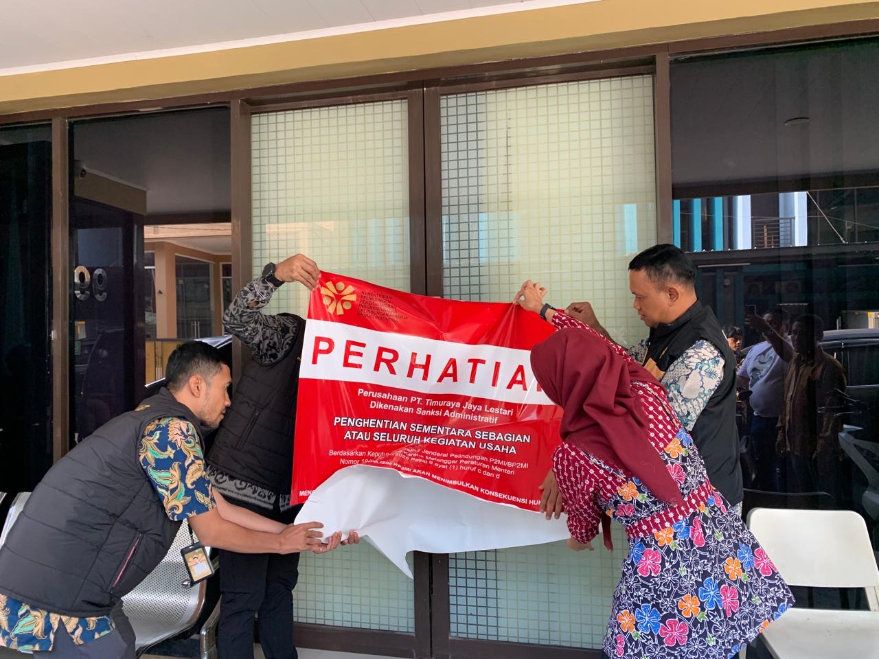 Ilustrasi penyegelan perusahaan penyalur pekerja migran. (SinPo.id/dok. KP2MI)