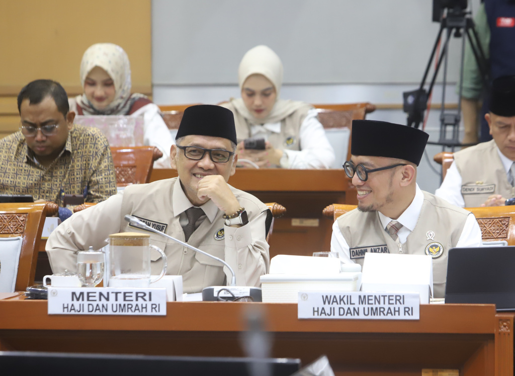 Komisi VIII DPR gelar raker dengan Menteri Haji dan Umrah Mochamad Irfan Yusuf membahas persiapan akomodasi, transportasi maskapai dan pemberangkatan petugas haji (Ashar/SinPo.id)