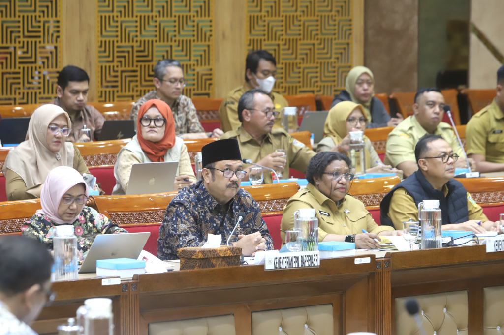 Komisi X DPR menggelar Raker dengan Menteri Bappenas membahas RUU Statistik (Ashar/SinPo.id)