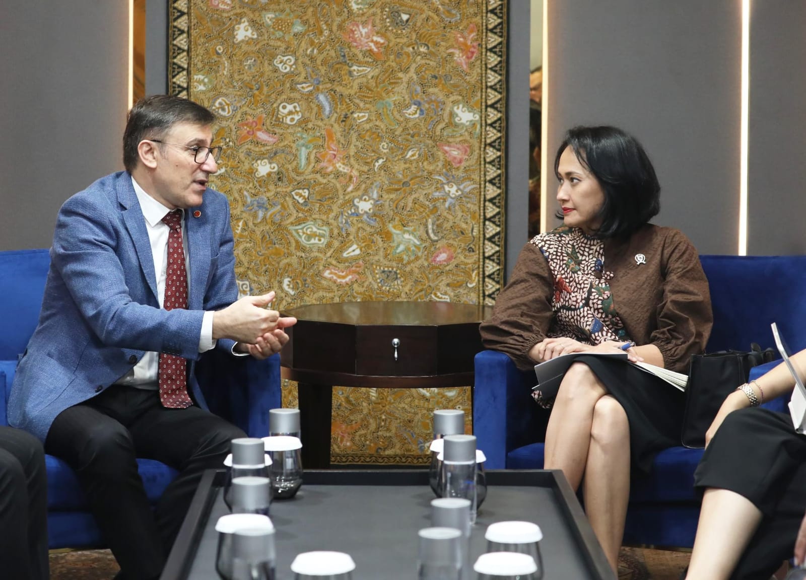 Wamen P2MI Christina dan Dubes Turki untuk RI Talip Kucukcan (SinPo.id/ Dok. KP2MI)