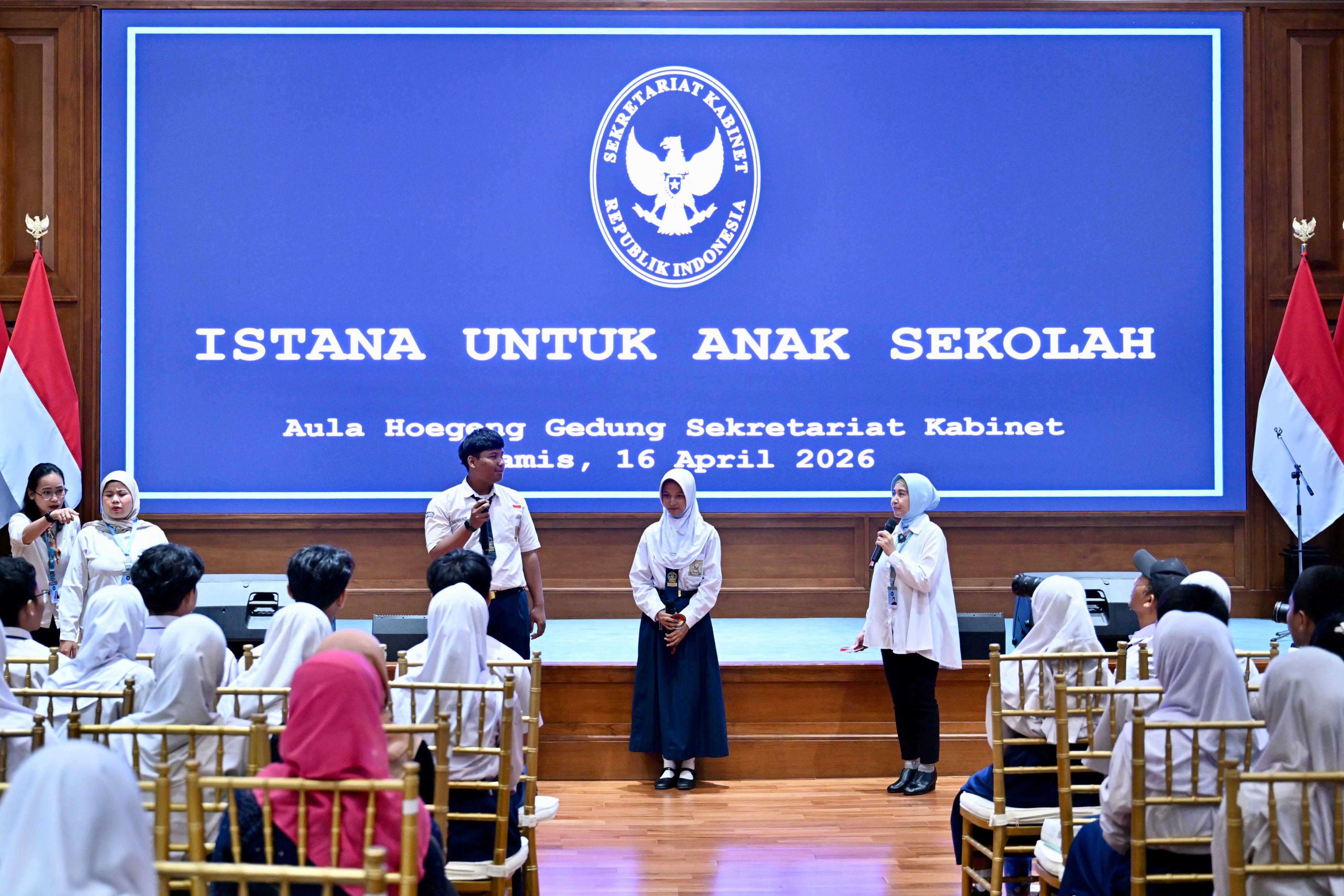 Kunjungi Istana, Siswa SMP 39 Jakarta Belajar Sejarah dan Kepemimpinan (SinPo.id/Biro Setpres)